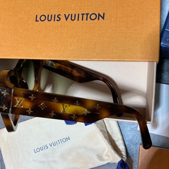Authentic Louis Vuitton Sunglasses - Picture 4 of 7